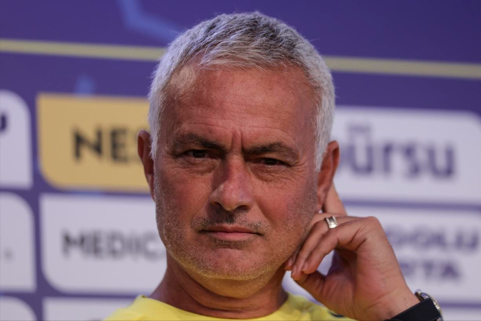 逆转, 凌晨, 洛里自摆乌 逆转, 凌晨, 洛里自摆乌