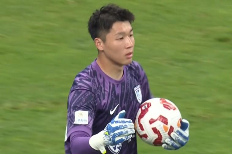 的考验之下, 主场力克强, 面对对手们 的考验之下, 主场力克强, 面对对手们