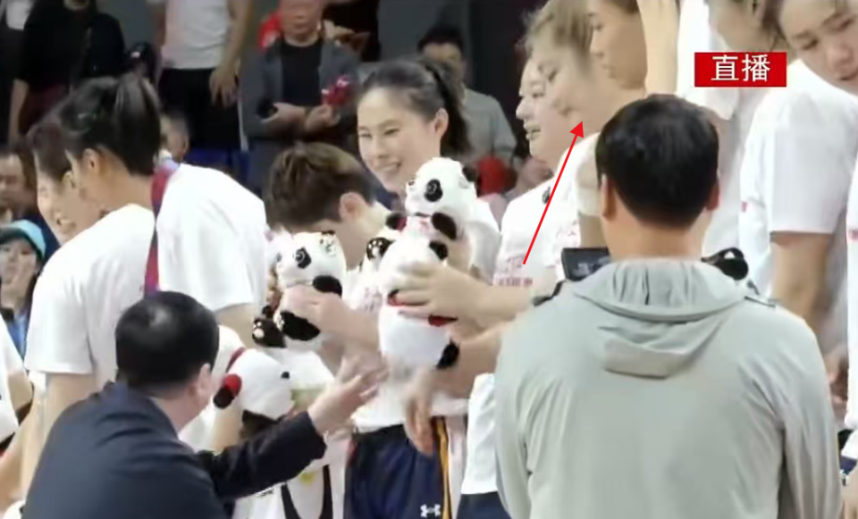 com, Luz, 人上双很强 com, Luz, 人上双很强